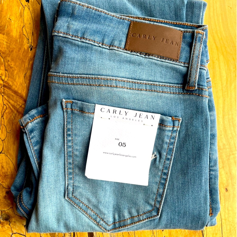 Carly Jean Tate Light Skinny Jeans NWT
